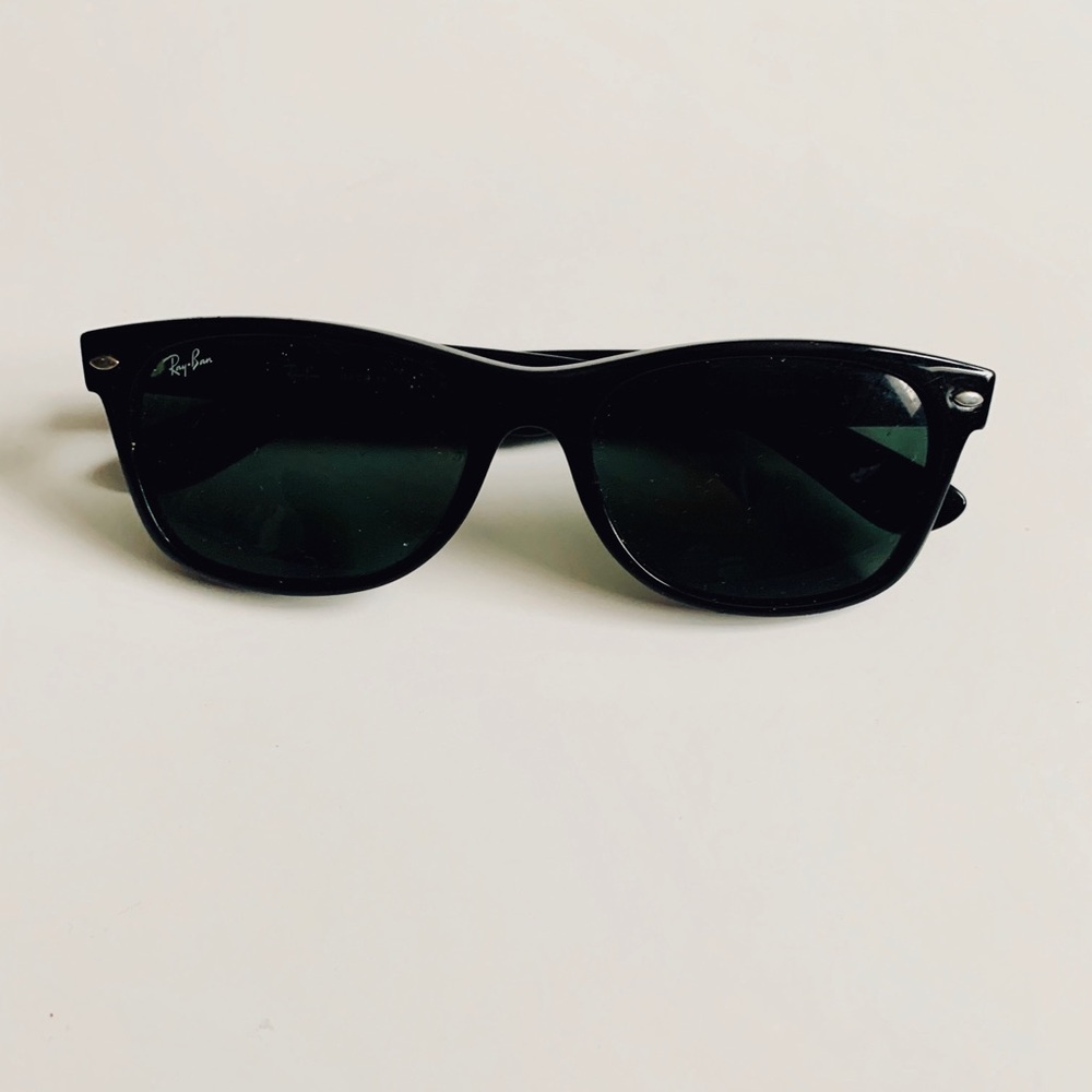 SOLDRayBan Classic Black Wayfarer Sunglasses